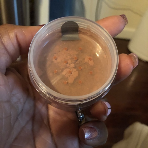 Avon Powder Foundation - Picture 3 of 3